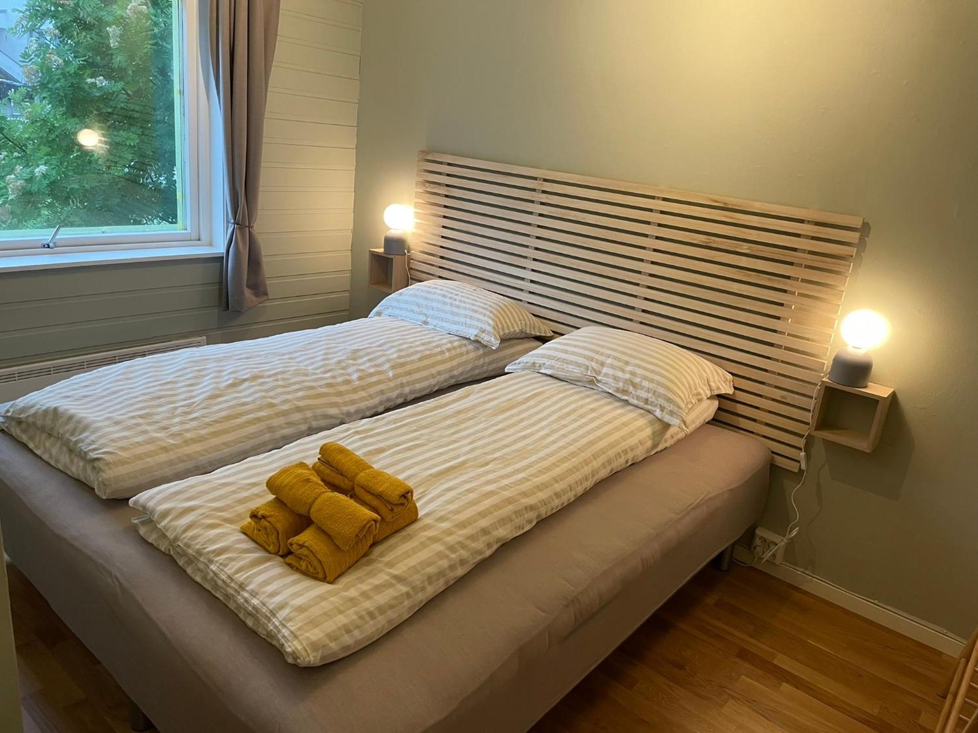 Centrally Located Apartment In Classic Townhouse Tromsø Buitenkant foto