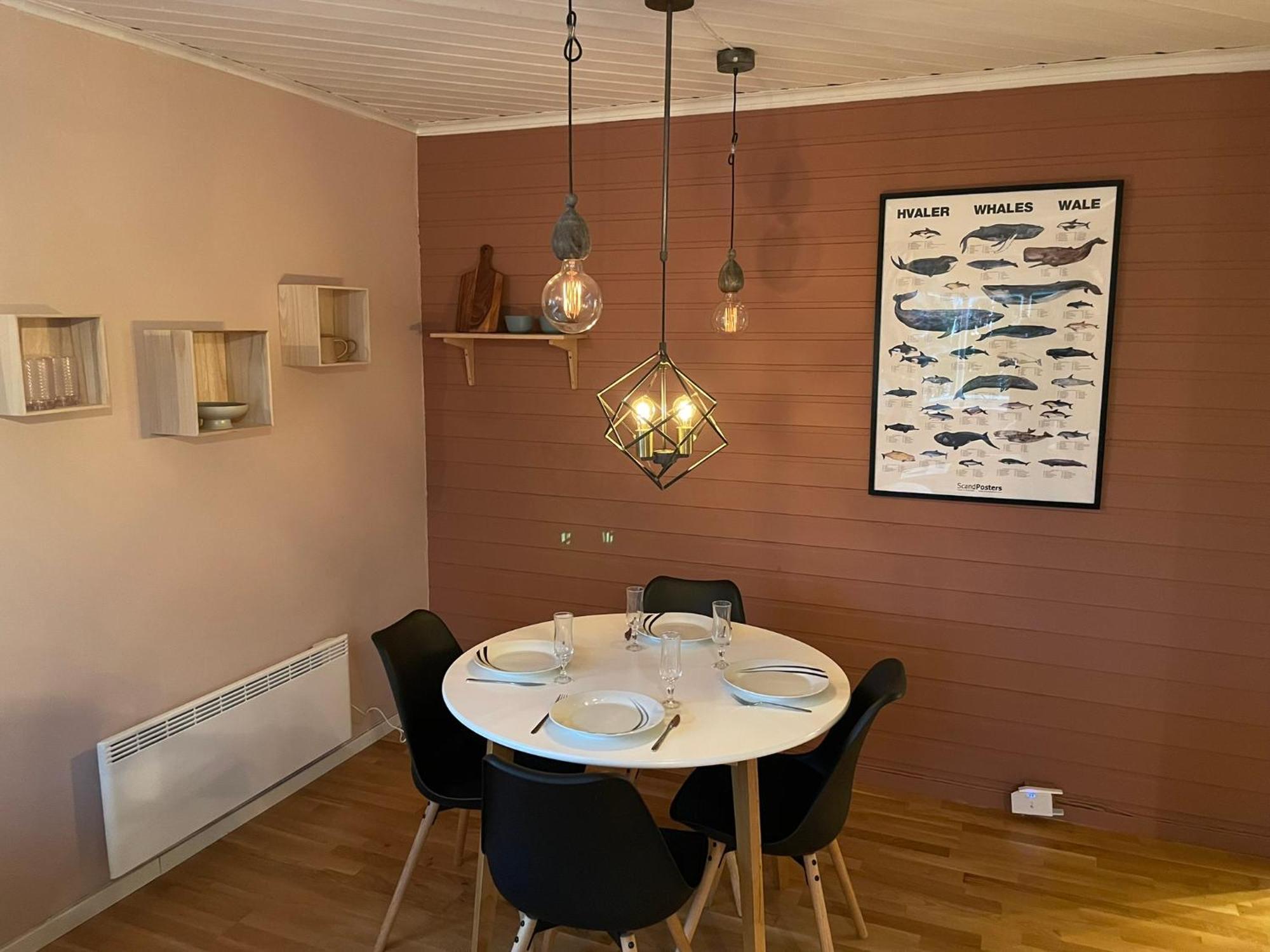 Centrally Located Apartment In Classic Townhouse Tromsø Buitenkant foto